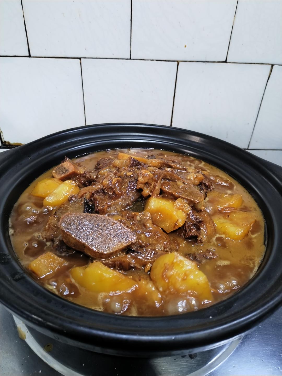 沙沙土豆胡萝卜炖牛肉