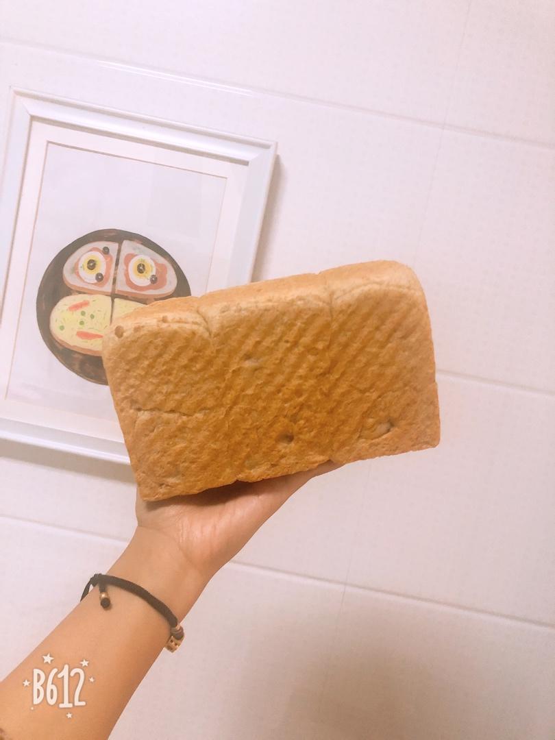 柔软拉丝的100%全麦麦片吐司（一次发酵）