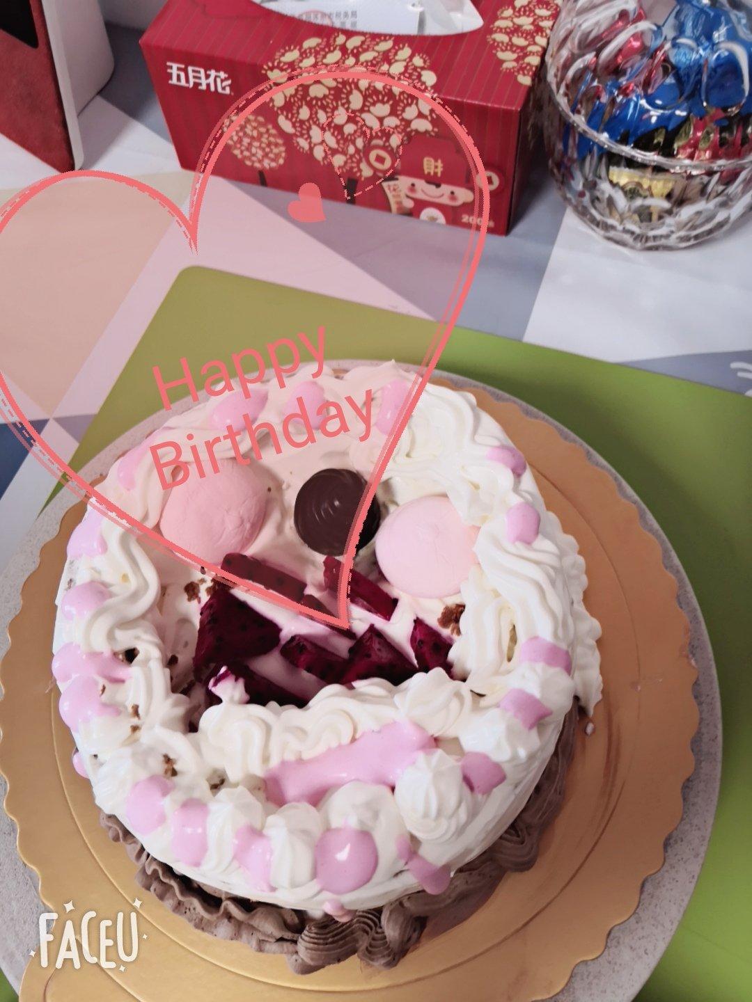 六寸戚风生日蛋糕