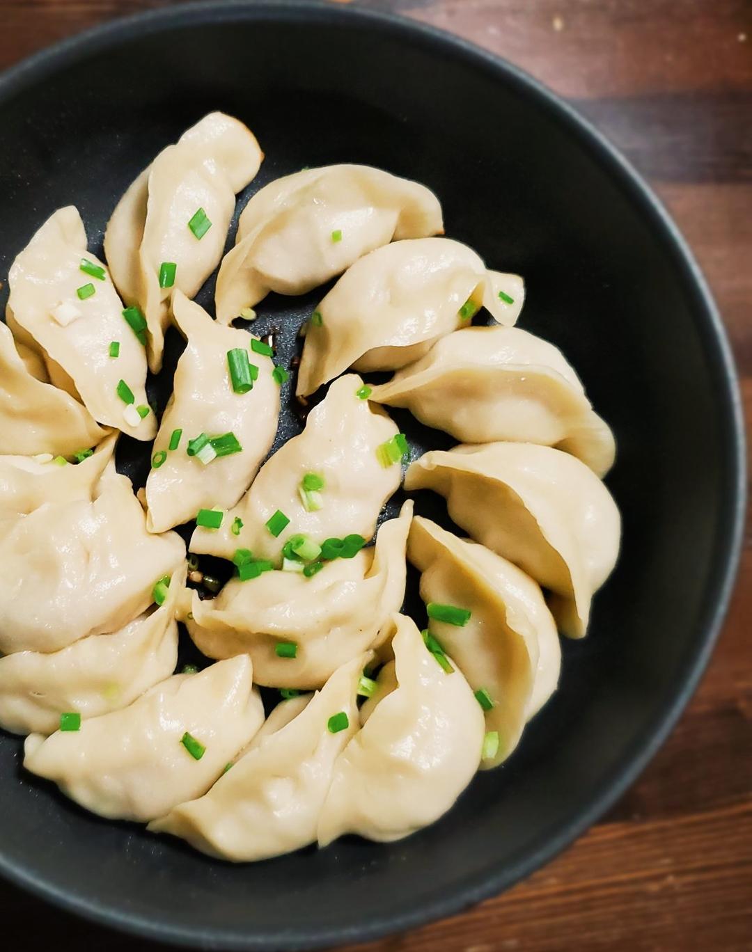 冰花煎饺 Fried Pork & Lotus Root Dumplings