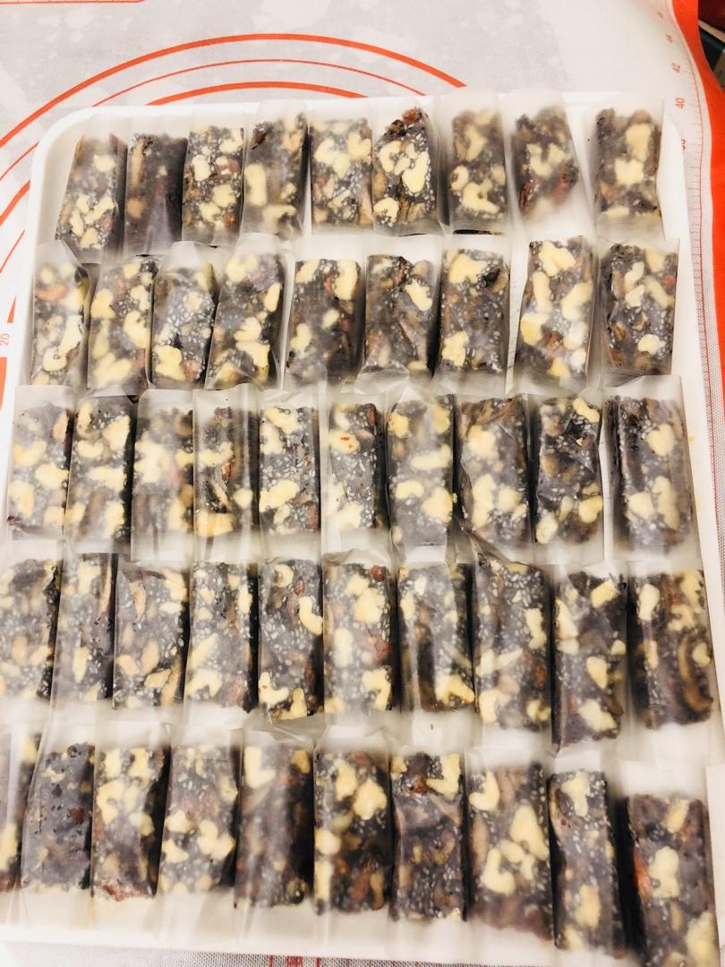 核桃红枣芝麻养生糕