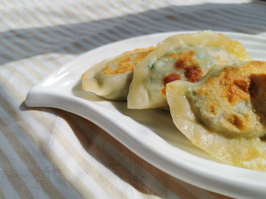 太美味的鲜虾韭菜猪肉盒子