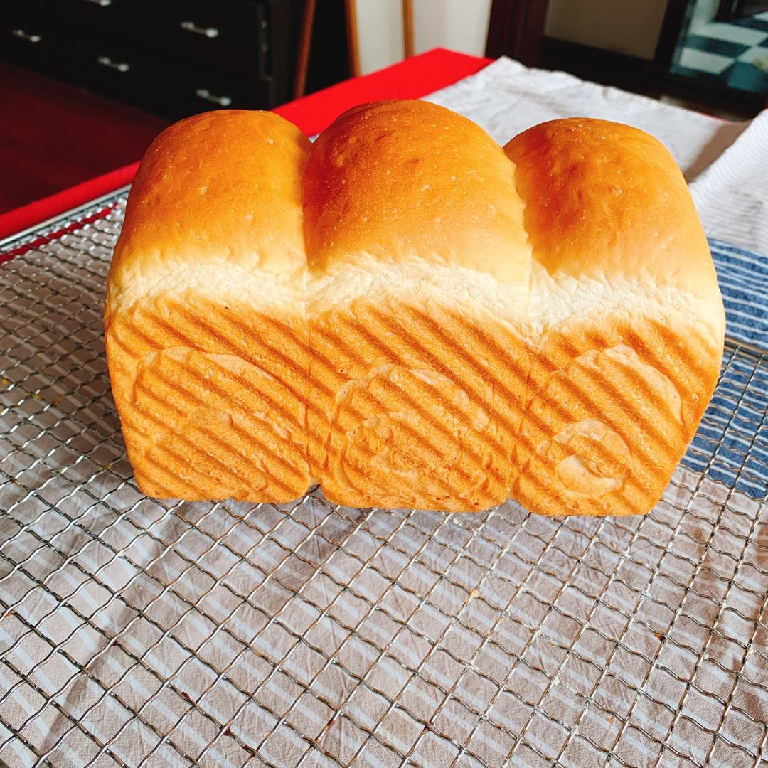 一口惊艳的鲜奶吐司
