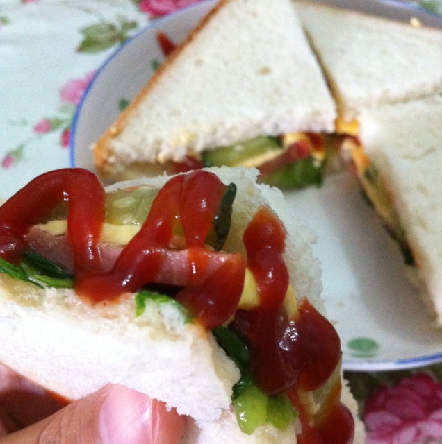 火腿煎蛋三文治