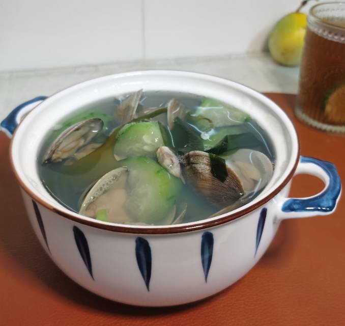 清热解燥•丝瓜蛤蜊汤•减脂友好