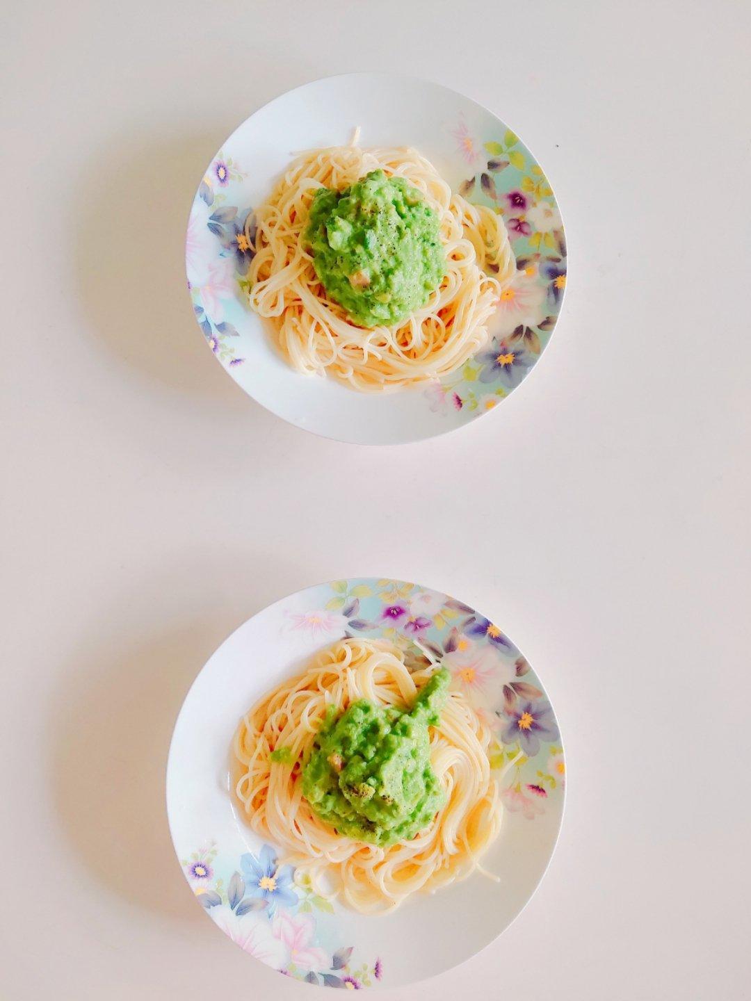 牛油果火腿意面