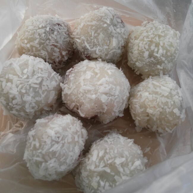 椰丝糯米团子