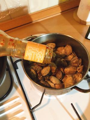 泰式酸辣炒蛤蜊～绝味下酒菜的做法 步骤4