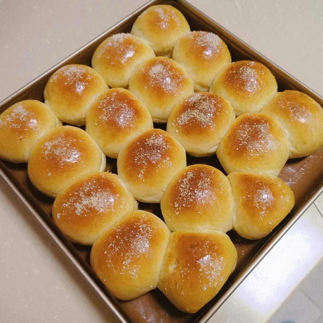 奶香椰蓉小面包