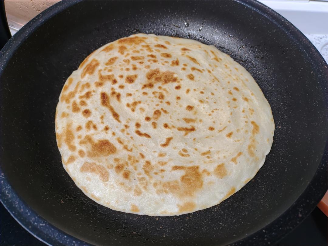烙饼不硬的小窍门 掌握了你也能看出柔软多层凉了不硬的小油饼