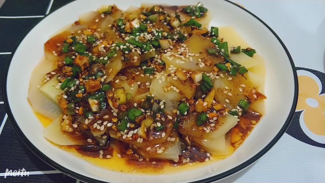 土豆销魂吃法！酸辣开胃的凉拌土豆片