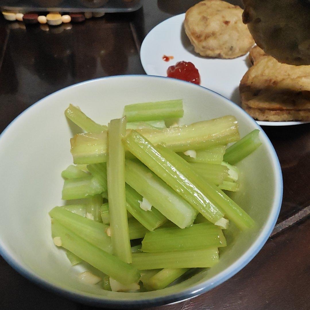 素炒芹菜