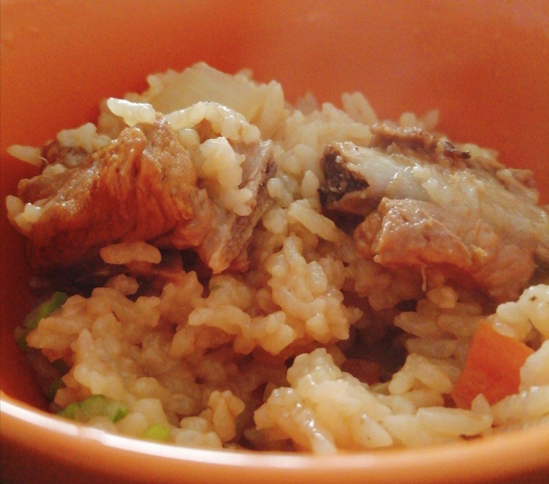 【排骨焖饭】