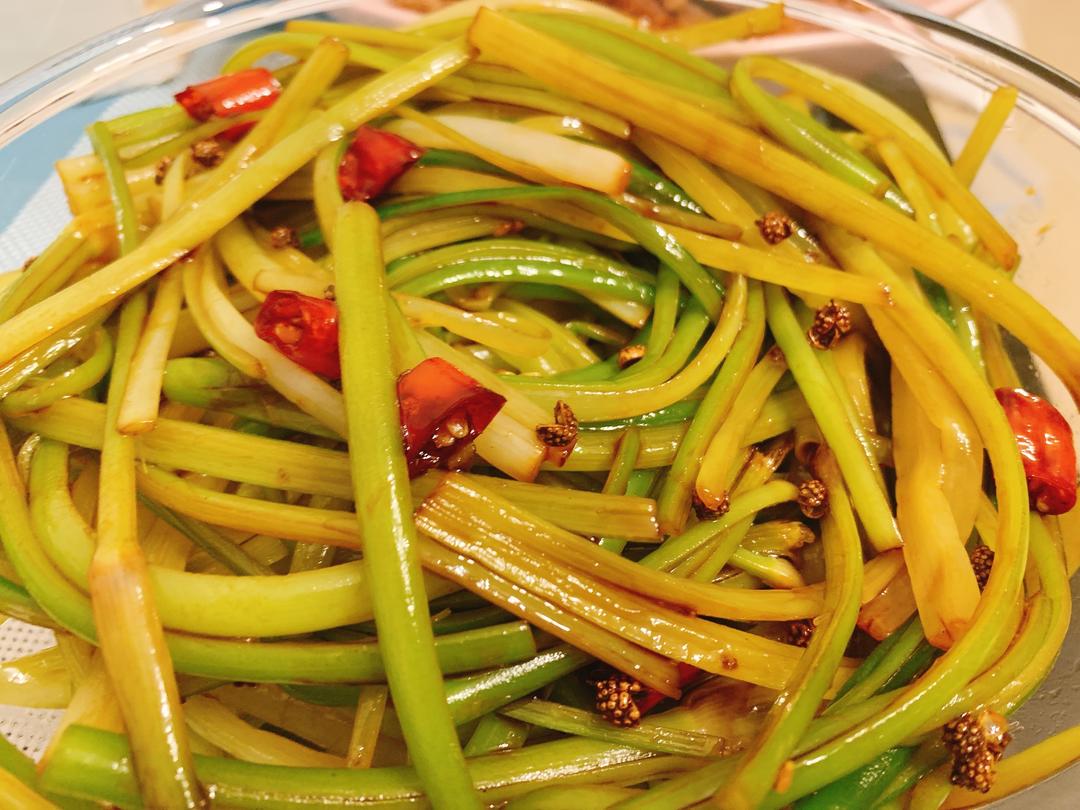 凉拌蒜苔的做法