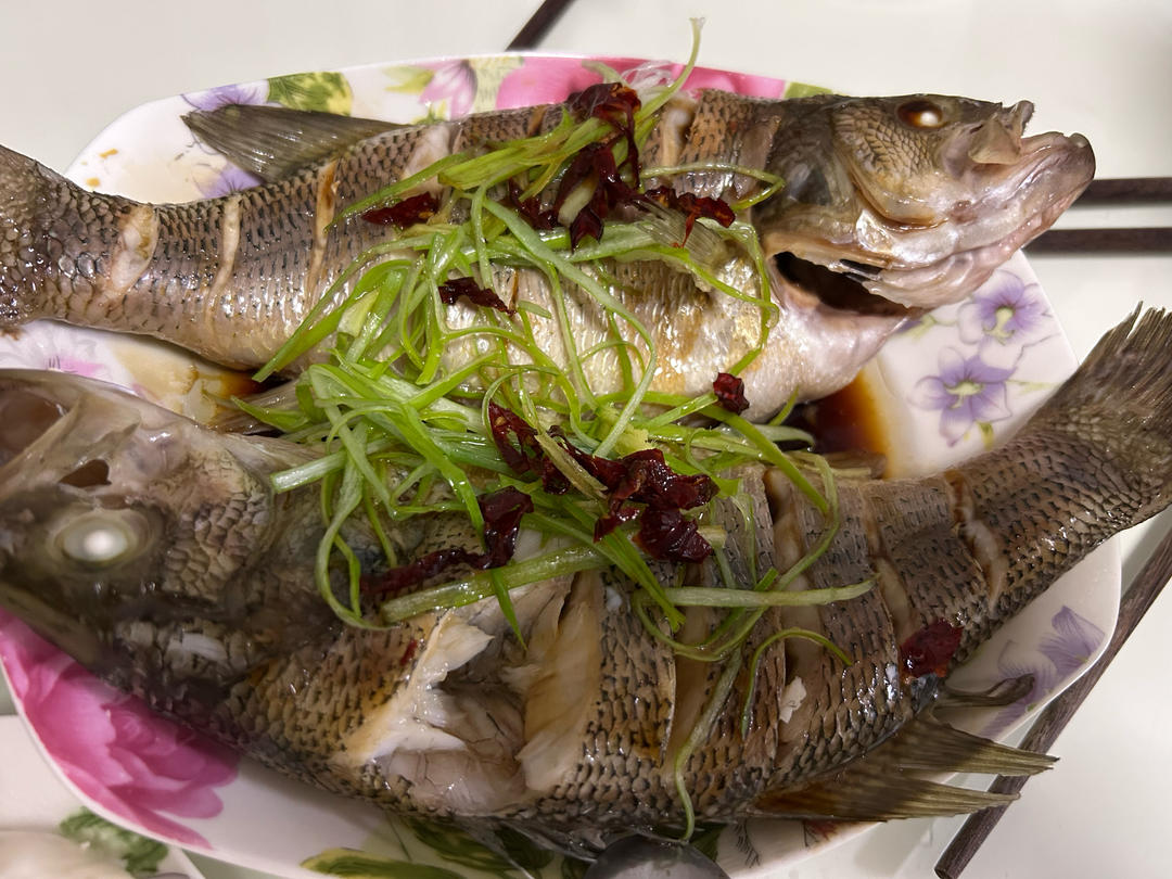 10分钟做 清蒸鲈鱼 （附切鱼图解）