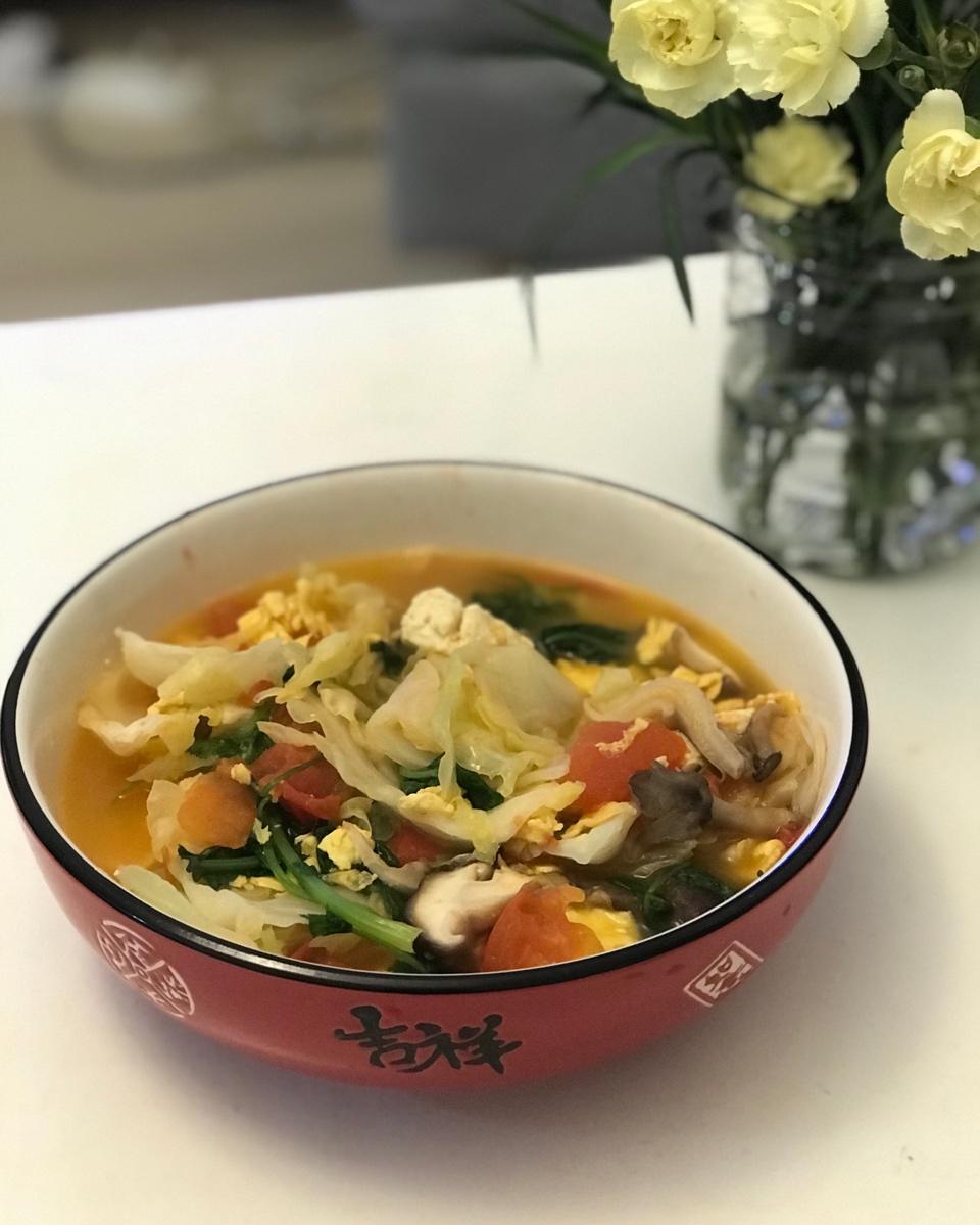 西红柿菌菇豆腐汤