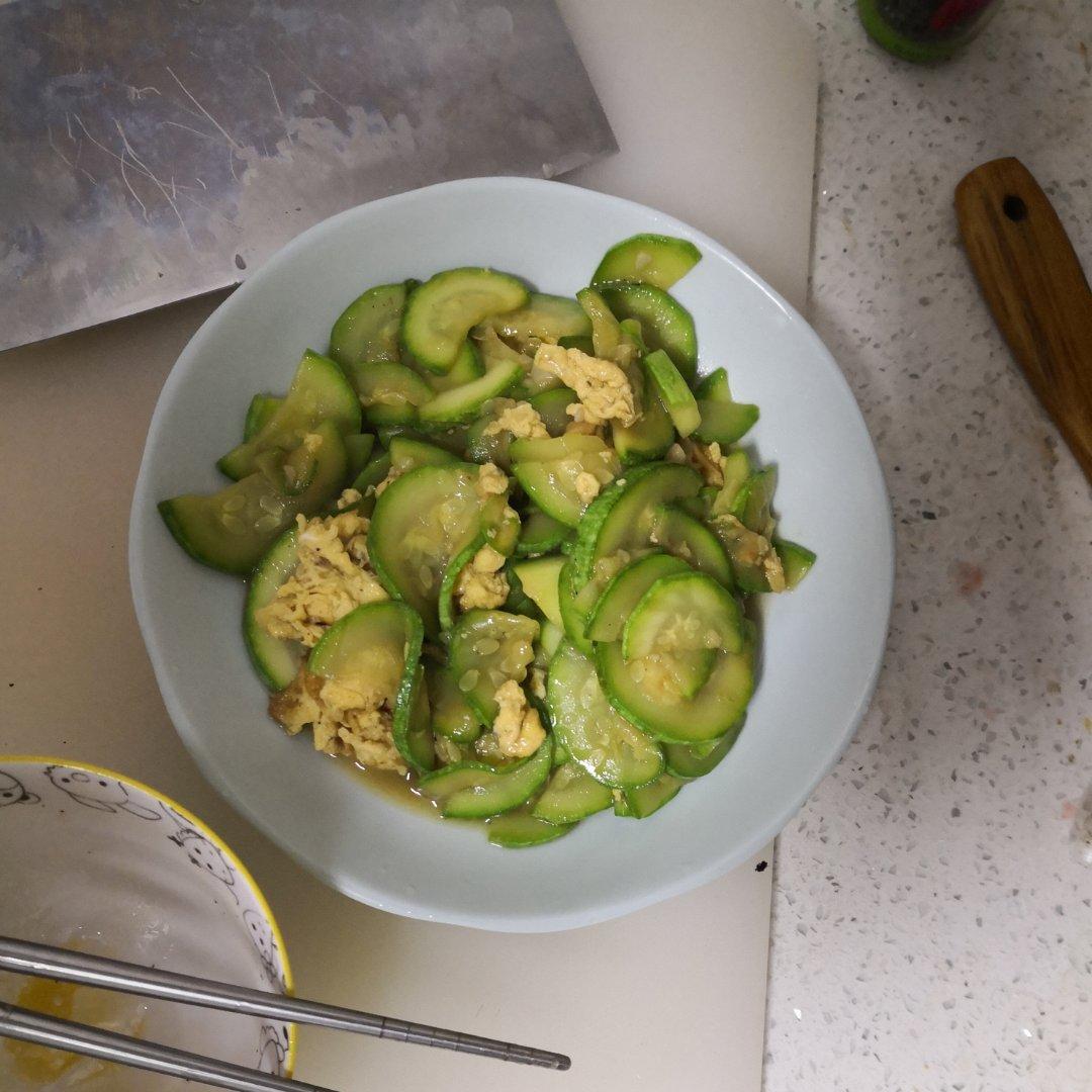 西葫芦炒鸡蛋(从不修图，拒绝夸张)