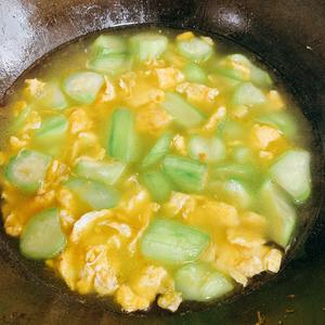 鲜鲜鲜~丝瓜炒蛋汤的做法 步骤6