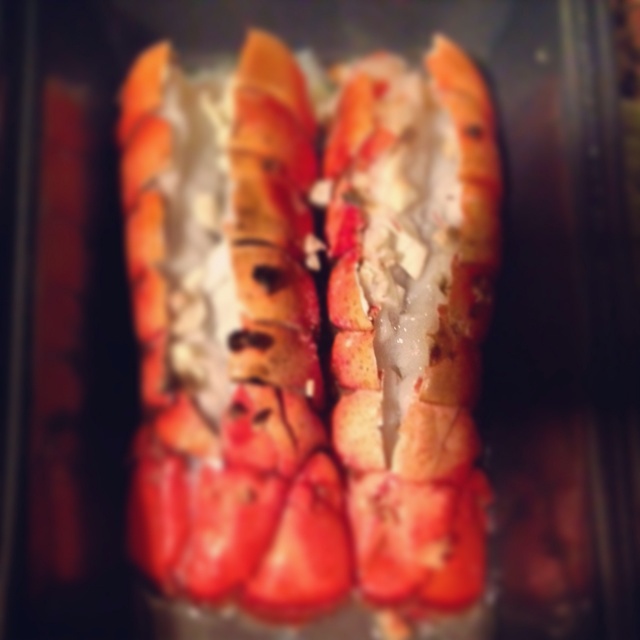 烤龙虾尾 Broiled Lobster tails