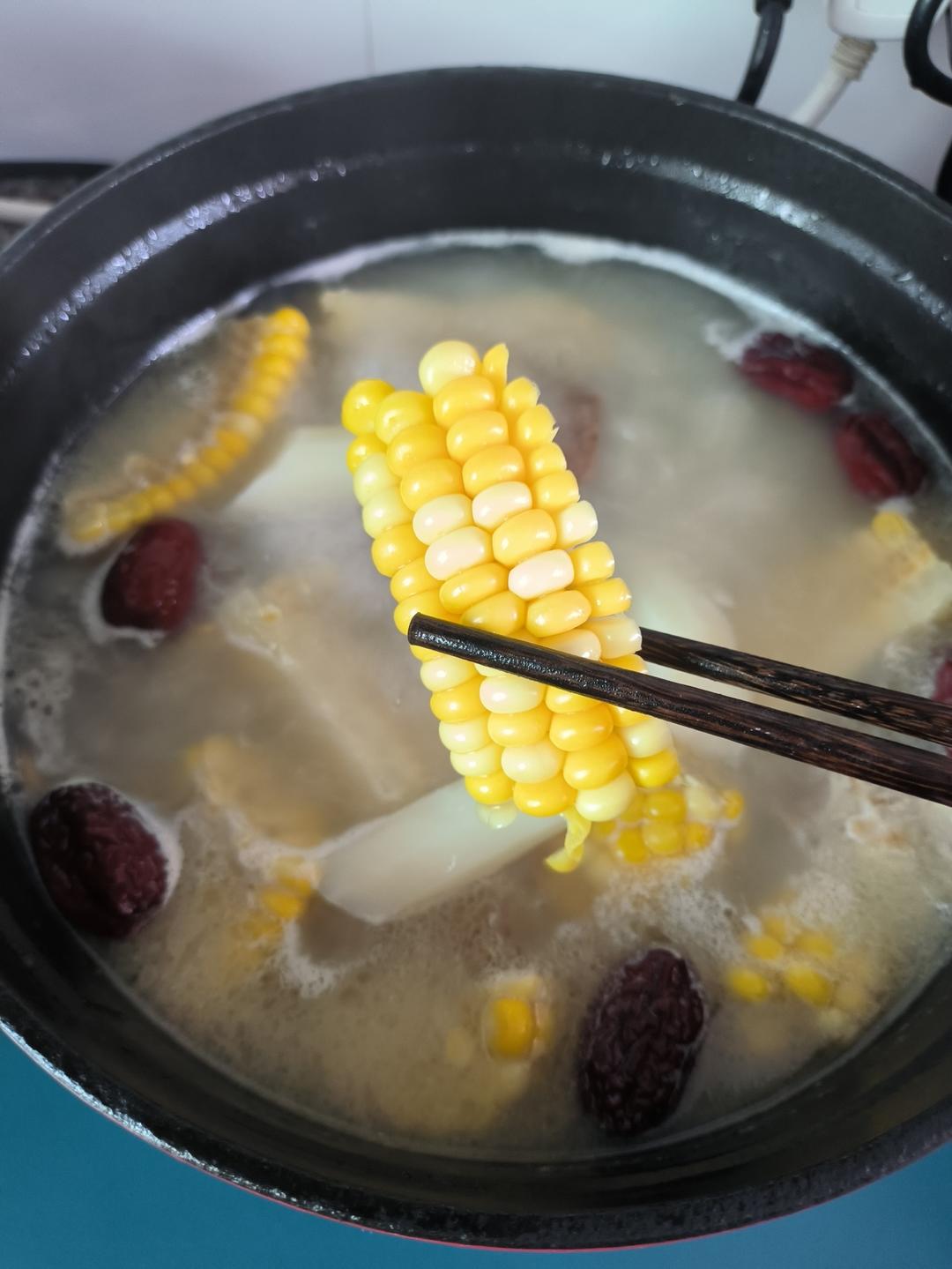 连吃三碗的玉米山药排骨汤
