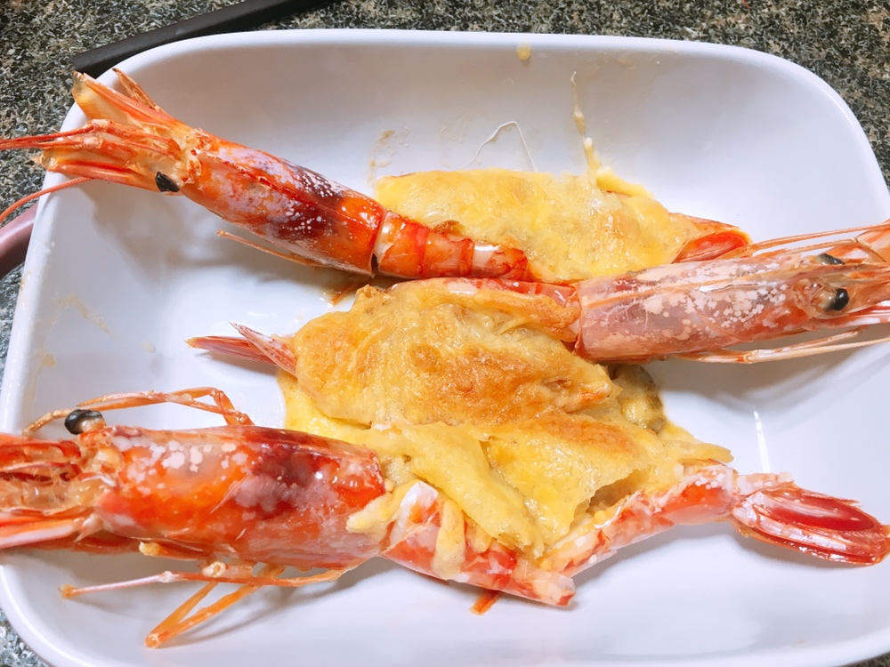 蒜香芝士焗大虾（简单快手又美味）的做法