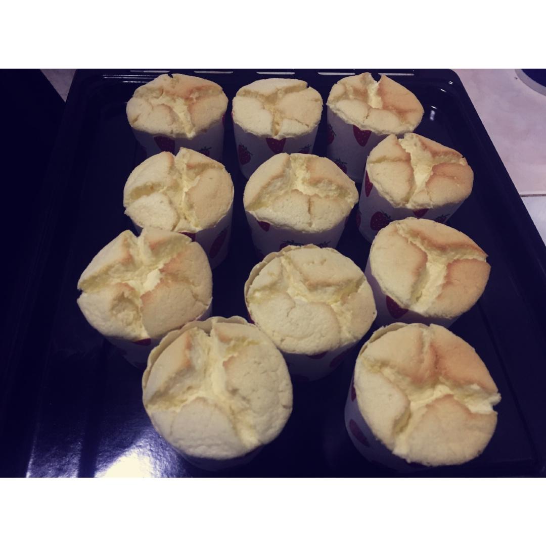 原味戚风纸杯蛋糕（烤箱做纸杯蛋糕）