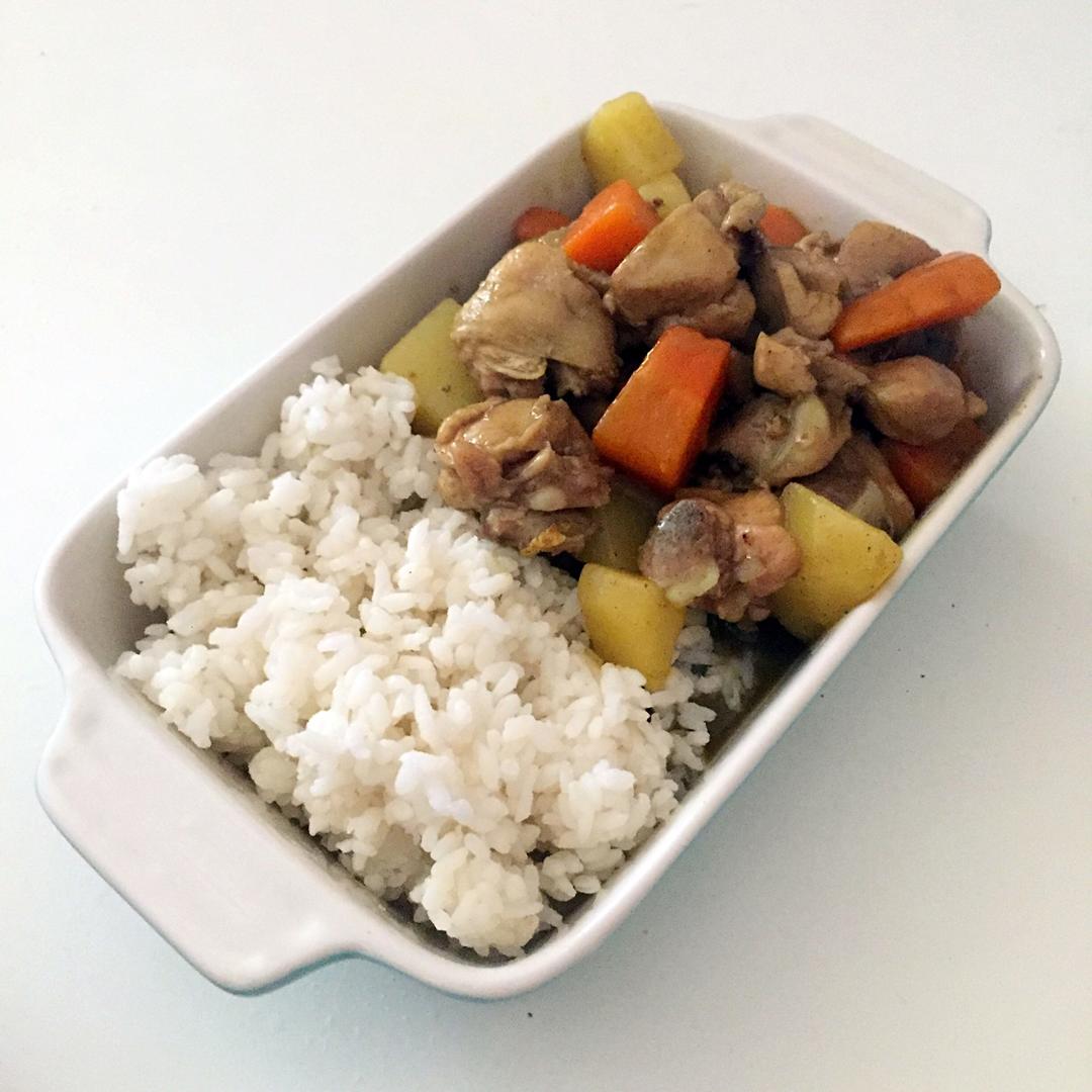 咖喱鸡块饭