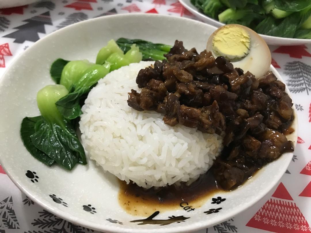 鲜香味道，意犹未尽，这是一盘让孩子舔屏的饭哟！————销魂卤肉饭