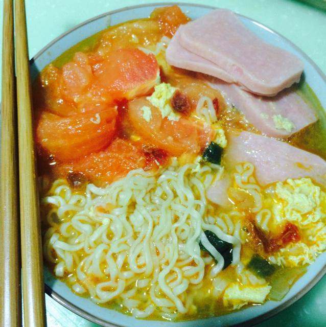 浪呀么浪花卷儿做的火腿泡面