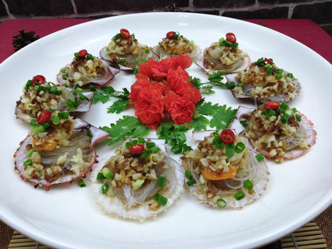 蒜蓉粉丝蒸扇贝的做法 步骤12