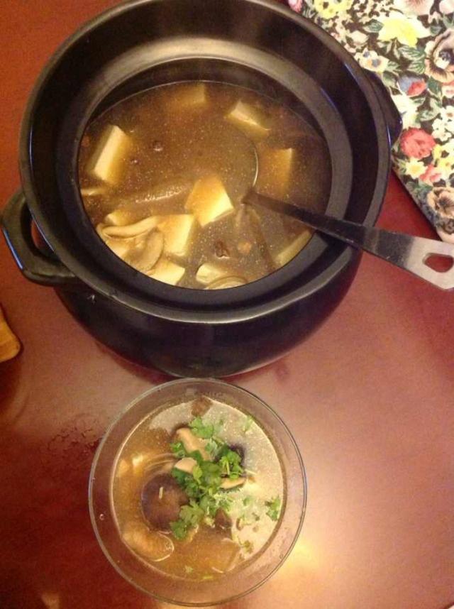 菌王竹荪白蛤汤的做法