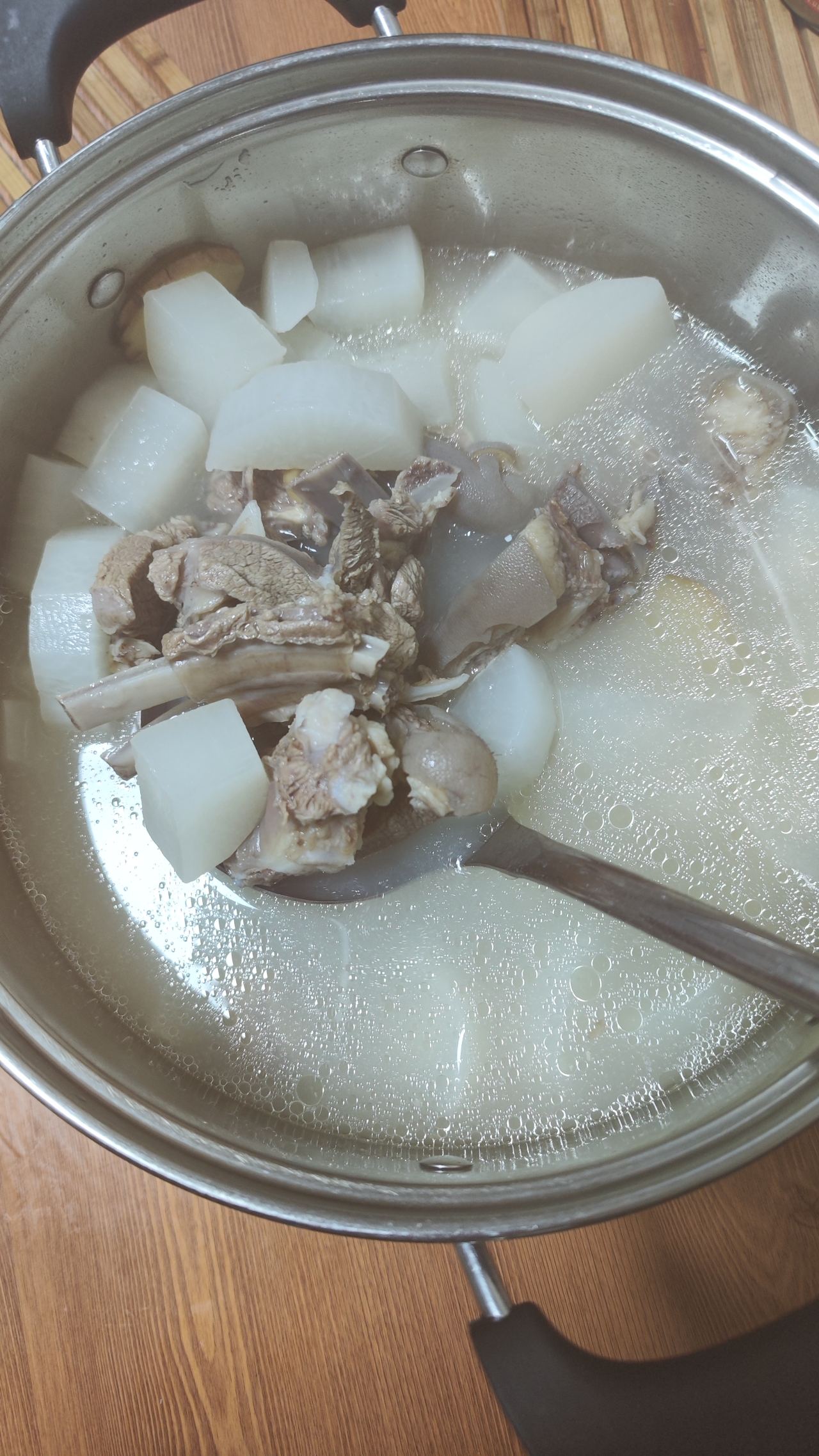 羊肉汤(炖萝卜)