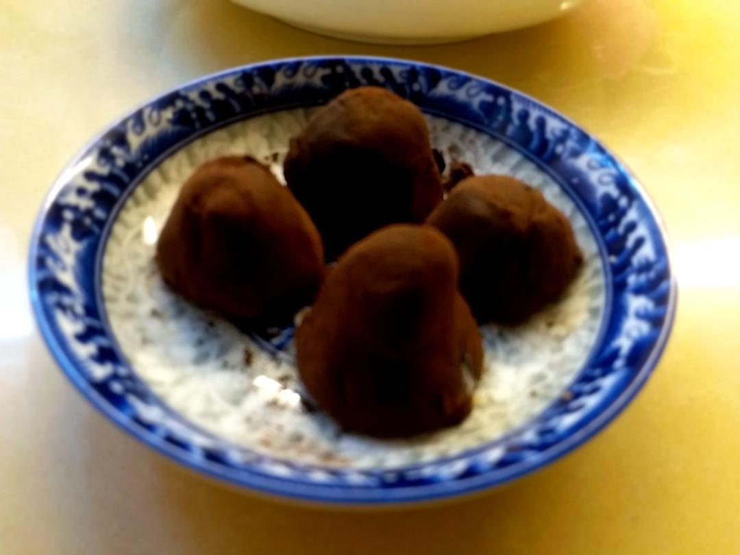 超快手巧克力松露-不含巧克力，只需2种材料