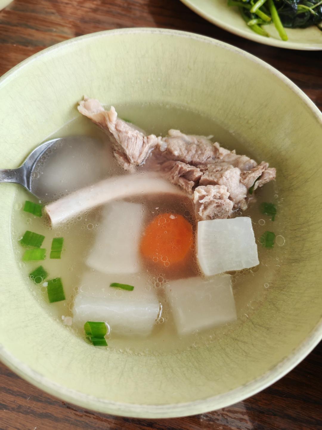 萝卜炖排骨-秋冬懒人汤