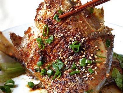 孜然烤鲳鱼的做法