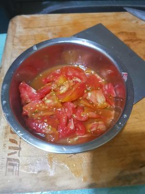 西红柿鸡蛋热汤儿面的做法 步骤2