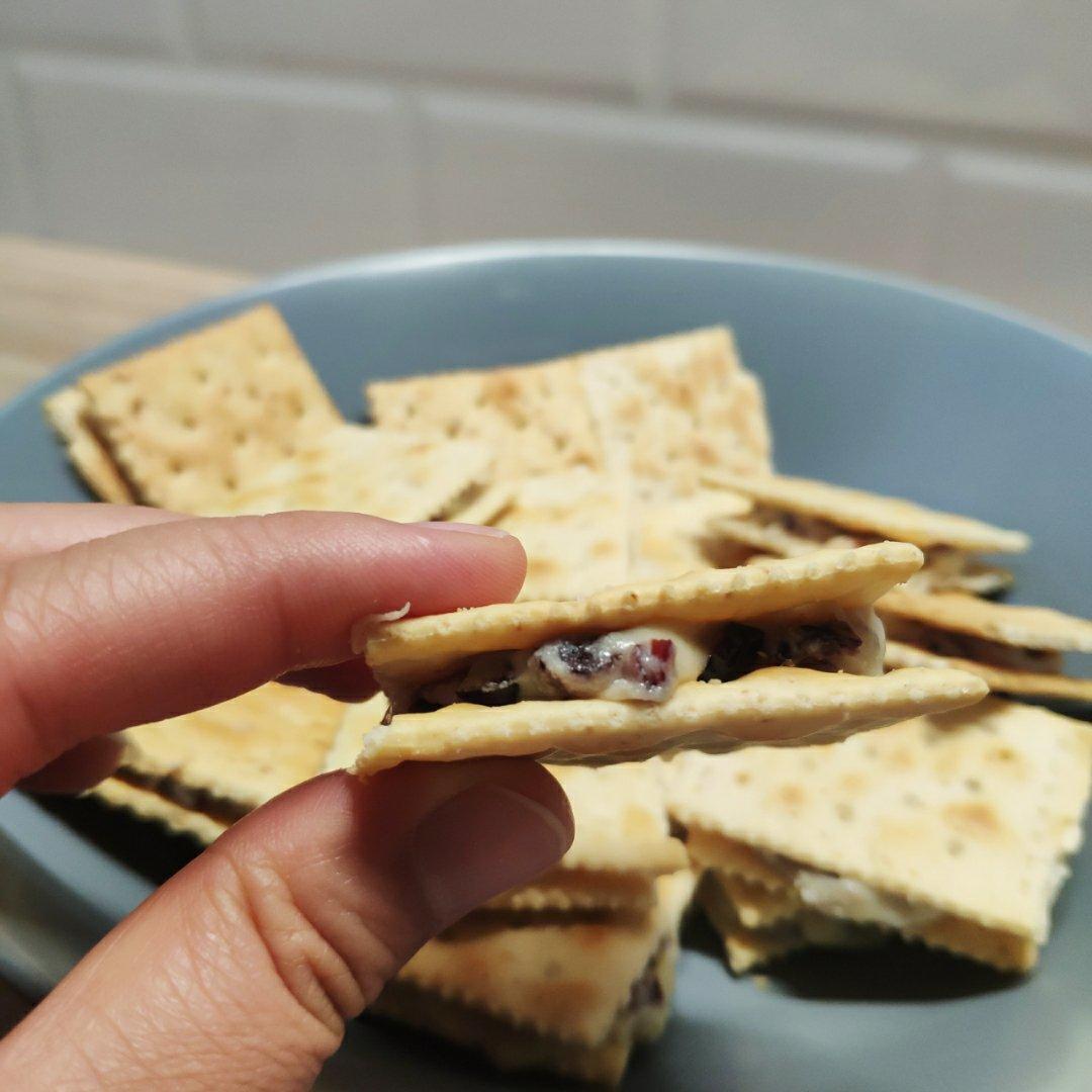 牛轧糖夹心苏打饼干