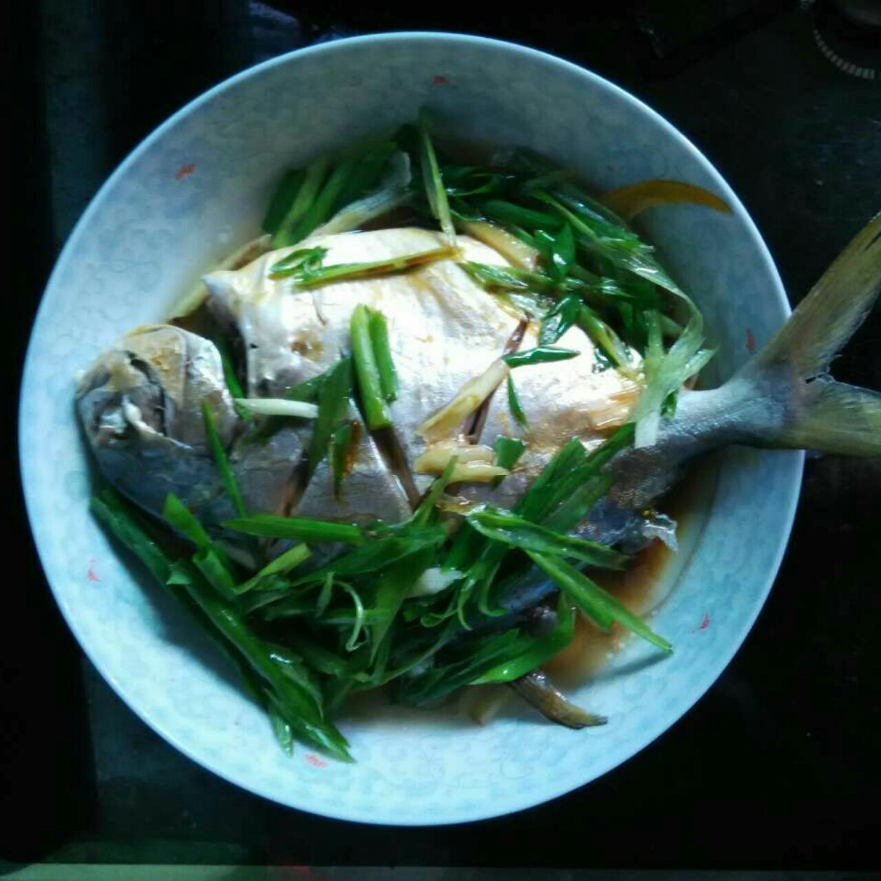 超快手微波炉蒸鱼