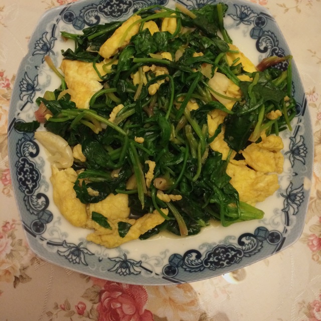 菠菜炒鸡蛋