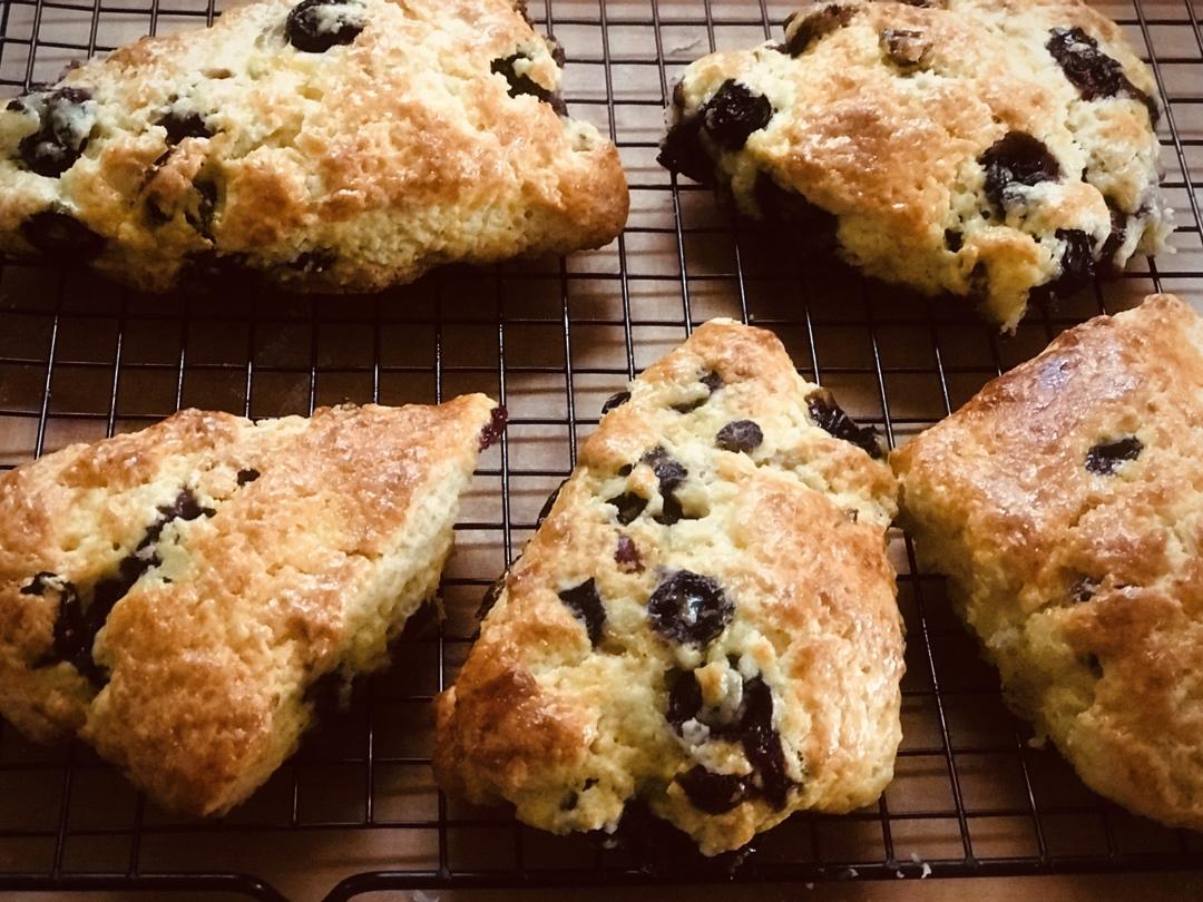 好吃的蓝莓司康