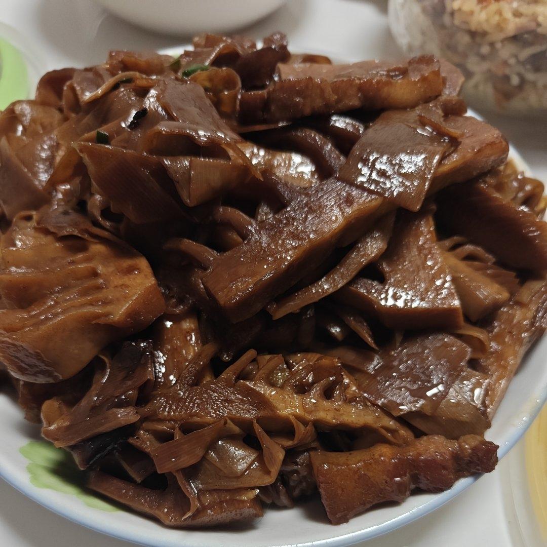 红烧肉油焖笋