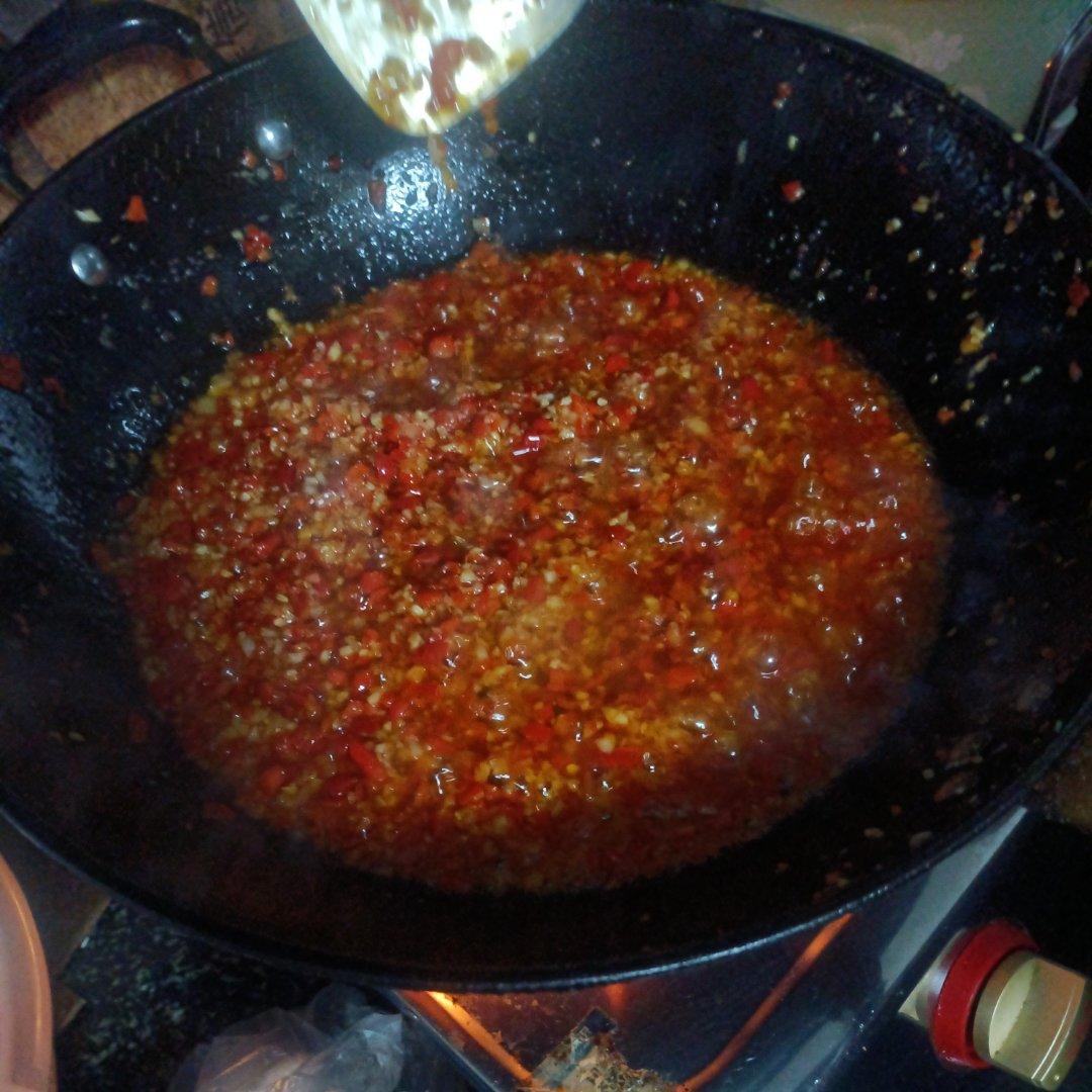 自制蒜蓉辣酱（简单，快手）