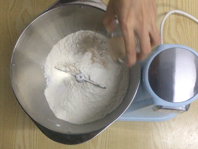 纯奶手撕吐司的做法 步骤1