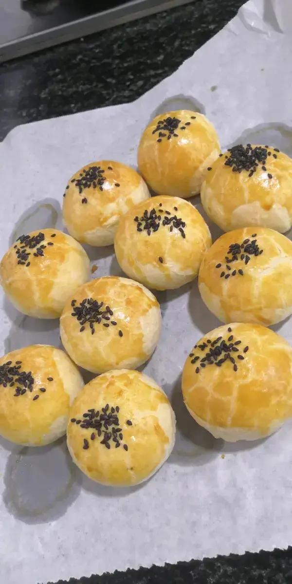 超简单 免揉 酥掉渣的蛋黄酥(超详细附全程视频)不破酥『万能酥皮』