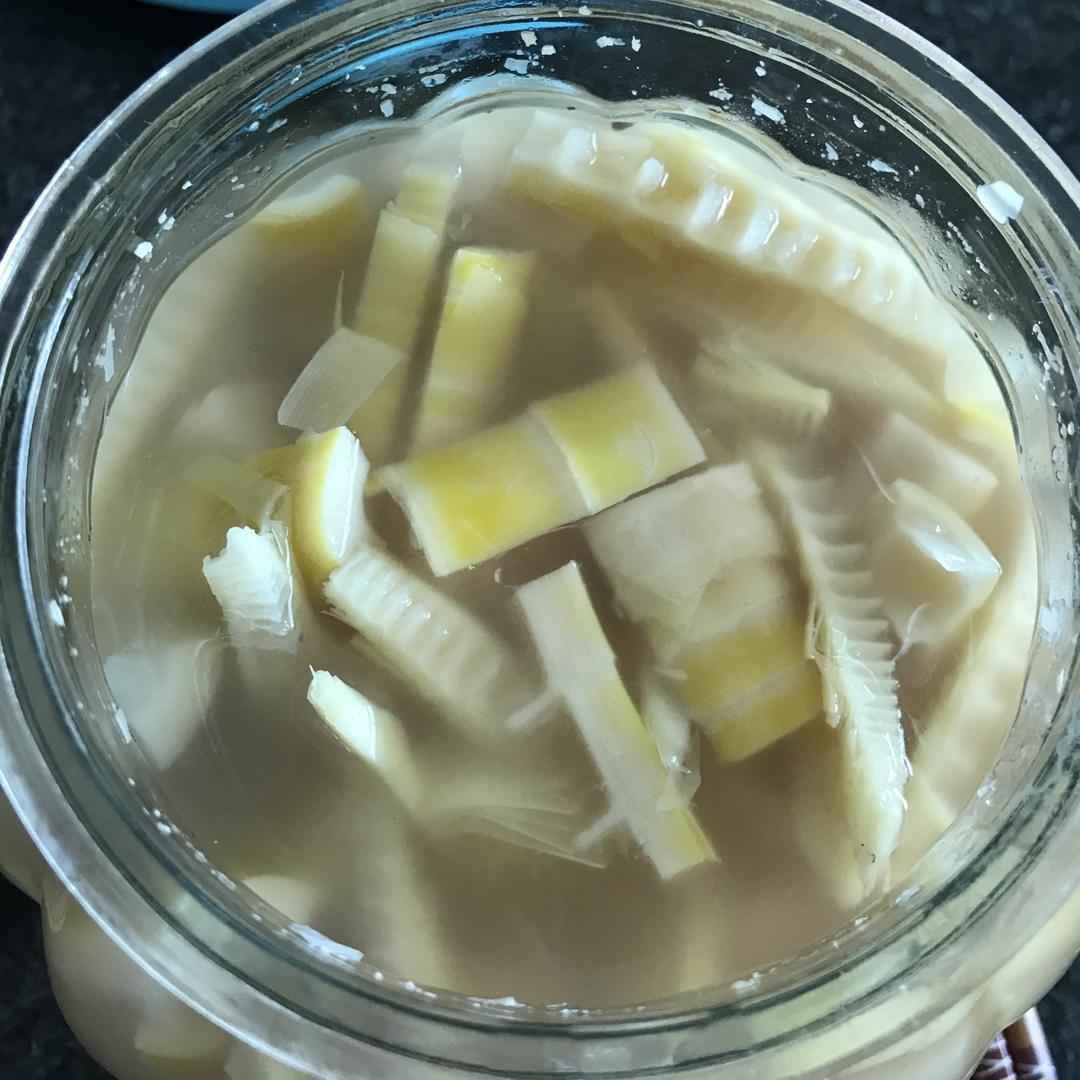 奔到这儿做的泡酸笋