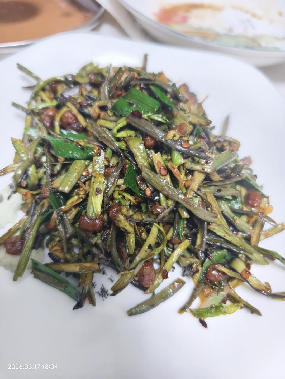 炒蕨苔