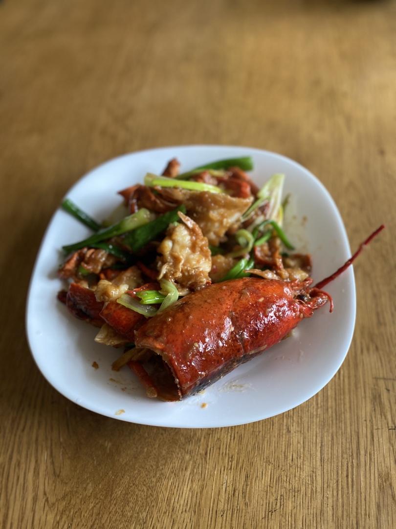 葱姜龙虾（附详细的拆解龙虾技巧，附精确地调料用量）