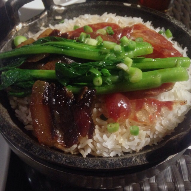 塔吉锅腊味煲仔饭