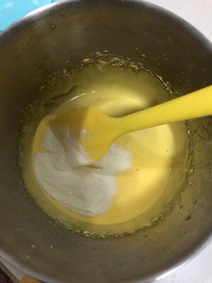 蛋黄溶豆的做法 步骤4