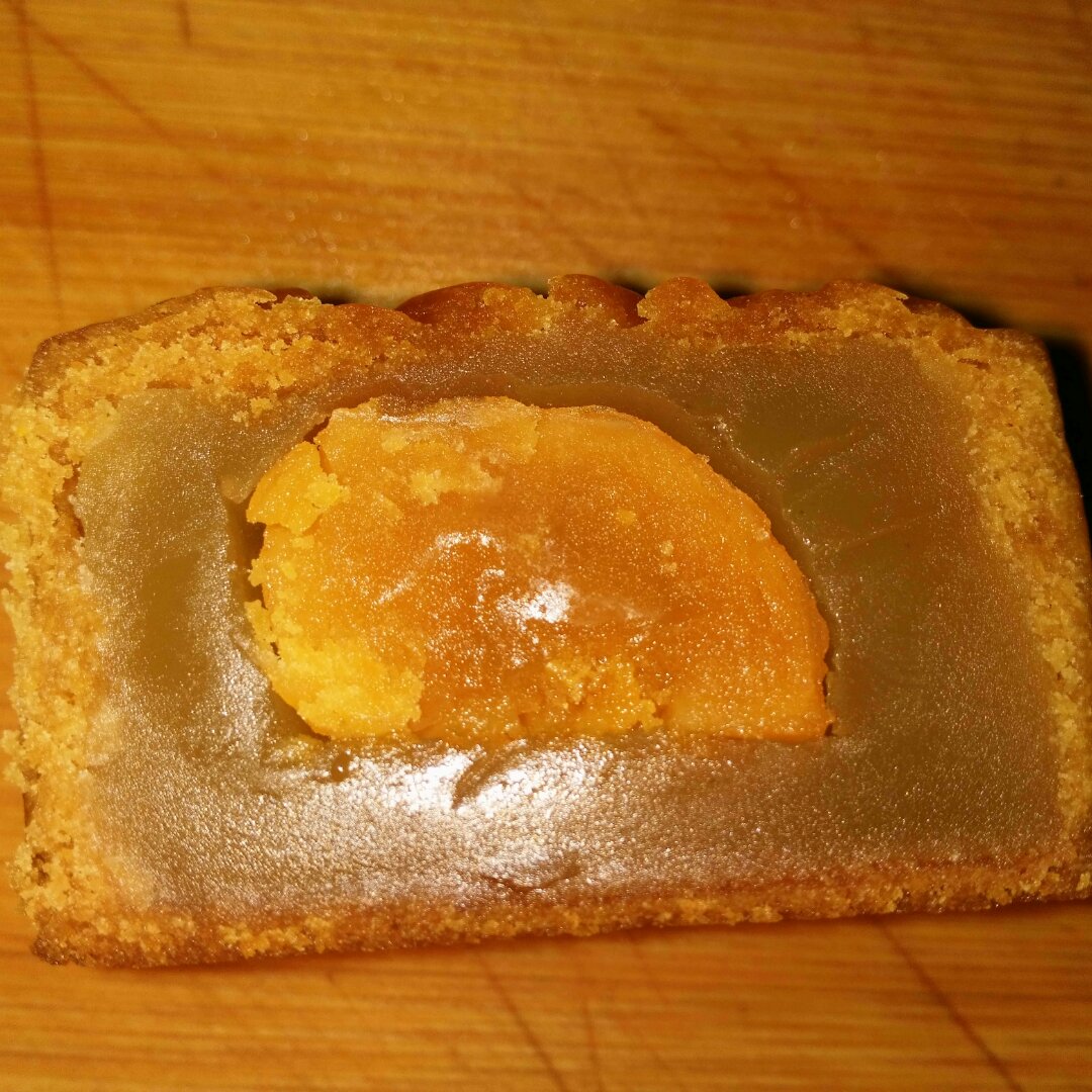 广式月饼——蛋黄莲蓉月饼